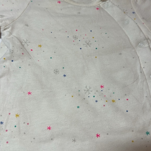 GAP Baby - Cream Insulated Footie Sleeper with snap closures - Picture 2 of 4